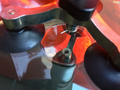 フロントガラス　飛び石　修理