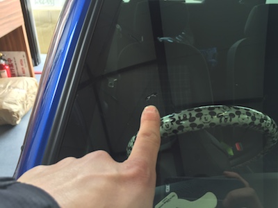 ミラ　フロントガラス　リペア　修理