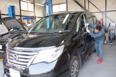 セレナ　デントリペア