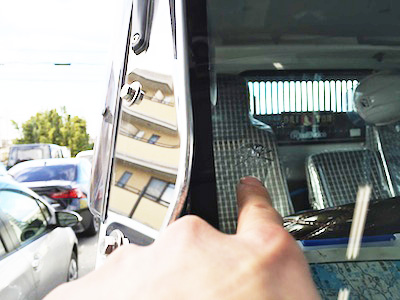 イスズ エルフ フロントガラス 修理