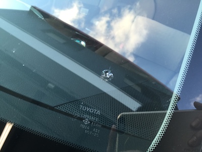 大阪観光　フロントガラス　修理