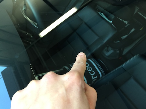 ベンツ　E240　フロントガラス　修理