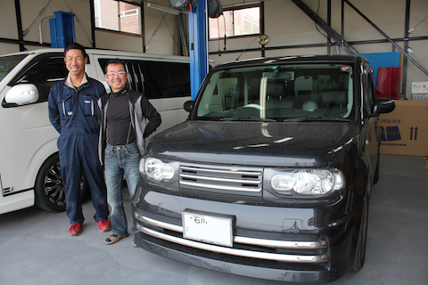 キューブ フロントガラス 修理