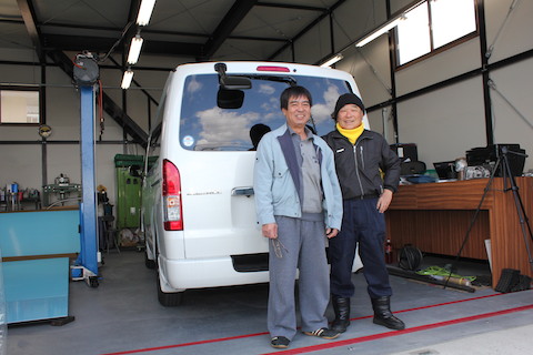 ハイエース　飛び石　フロントガラス　修理