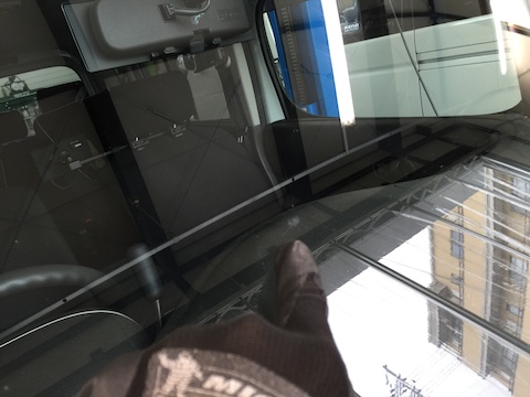 キューブ　車検　飛び石　修理