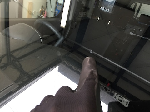 キューブ　車検　飛び石　修理