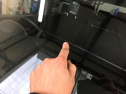 キューブ　車検　飛び石　修理