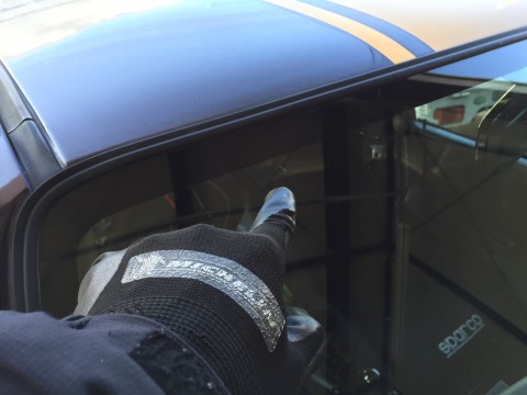 ミラ　フロントガラス　修理　レース