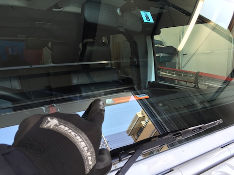 ラングラー　フロントガラス　修理