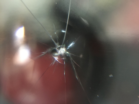 ポルシェ マカン フロントガラス 修理 飛び石