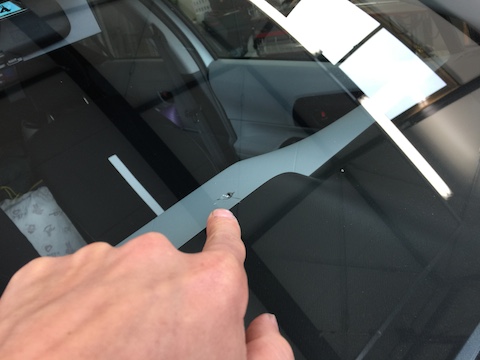 アクア　フロントガラス　修理　飛び石　ウインドリペア
