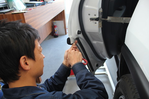 グランドチェロキー　へこみ　修理　デントリペア