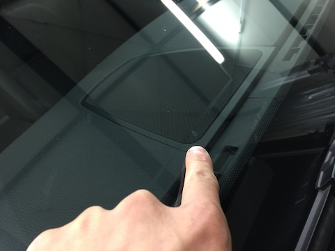 BMW フロントガラス 飛び石 修理