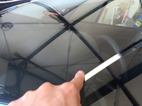 レボーグ　フロントガラス　飛び石　修理