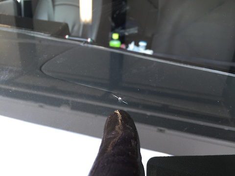 ハイエース フロントガラス 修理 ウインドリペア