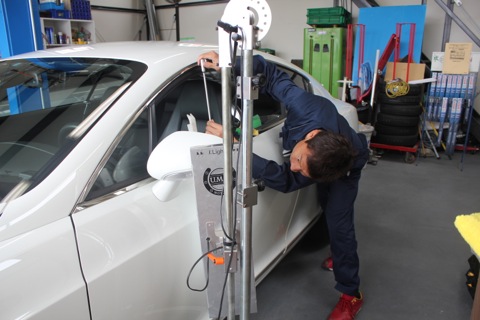 ベントレーへこみデントスマイル