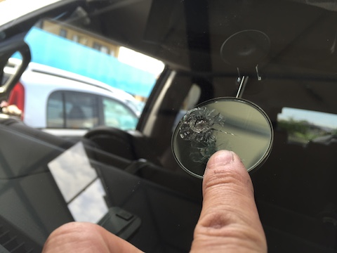 FJクルーザー　フロントガラス　修理　飛び石　ウインドリペア