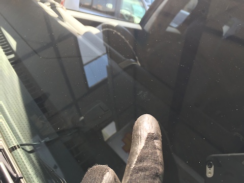 FJクルーザー　フロントガラス　修理　飛び石　ウインドリペア