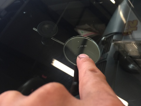 スイフト　フロントガラス　飛び石　修理　ウインドリペア