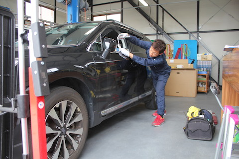 アウトバック ヘコミ 修理 デントリペア