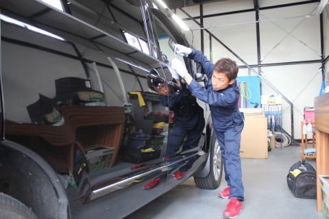 デリカ D5 へこみ 修理 デントリペア