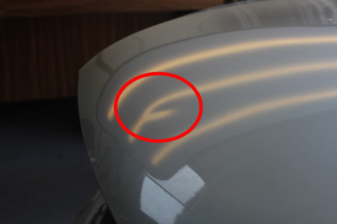 レガシィ　ボンネット　へこみ　修理　デントリペア