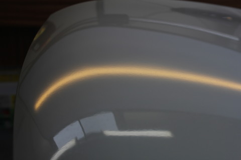 レガシィ　ボンネット　へこみ　修理　デントリペア