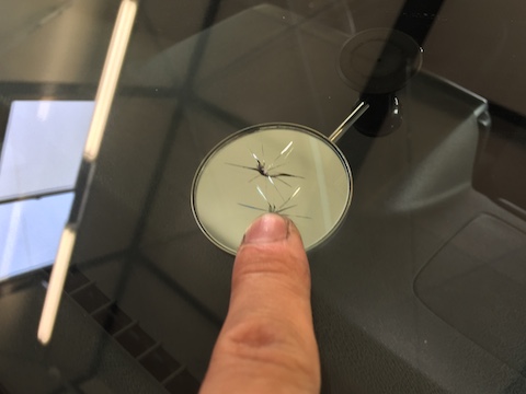 フロントガラス　飛び石　修理　ウインドリペア