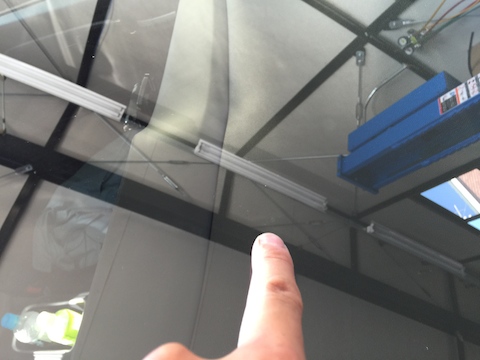 シャトル ハイブリッド フロントガラス 飛び石 修理