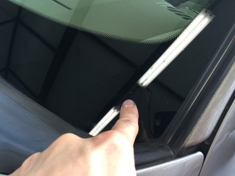 エクスプローラー　飛び石　修理　ウインドリペア