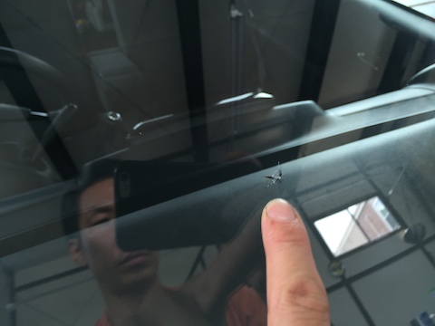 タント　フロントガラス　飛び石　修理　ウインドリペア