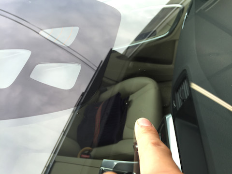 VOLVO V60　フロントガラス　飛び石　修理　ウインドリペア