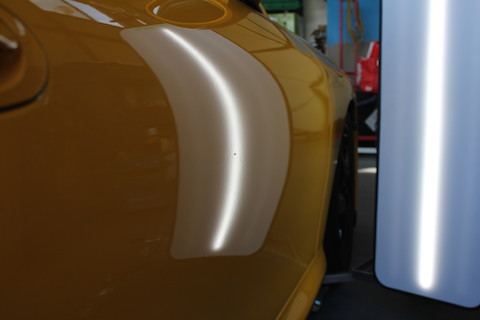 ポルシェ GT2 へこみ 修理 デントリペア