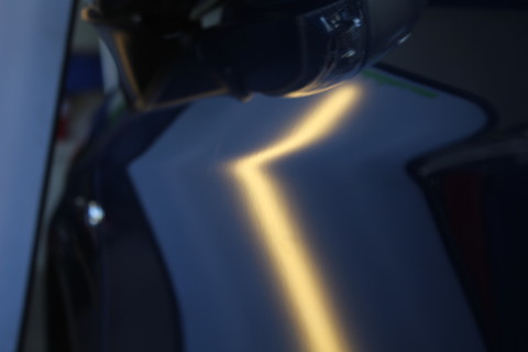 プリウス　へこみ　修理　デントリペア