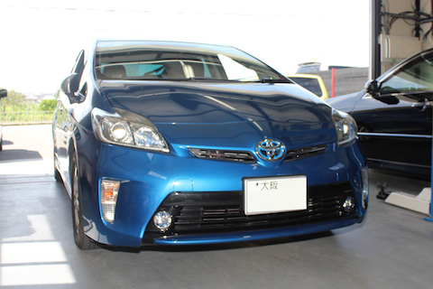 プリウス　へこみ　修理　デントリペア