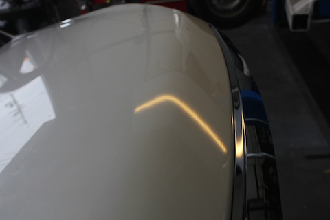 ボンネット へこみ 修理 デントリペア