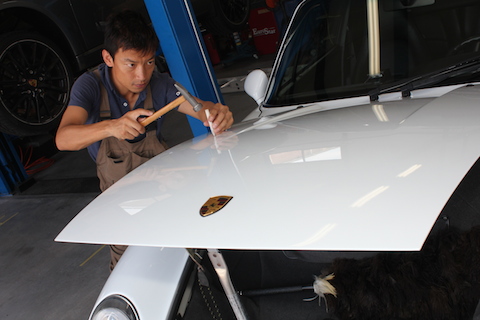 ポルシェ 964　へこみ　突　修理　デントリペア