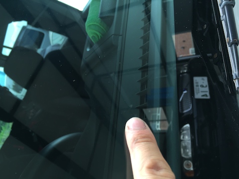 ラングラー　飛び石　修理　ウインドリペア