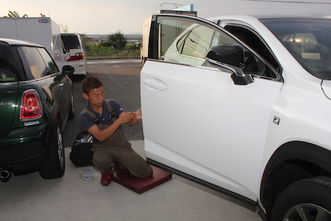 レクサス NX へこみ　修理　デントリペア