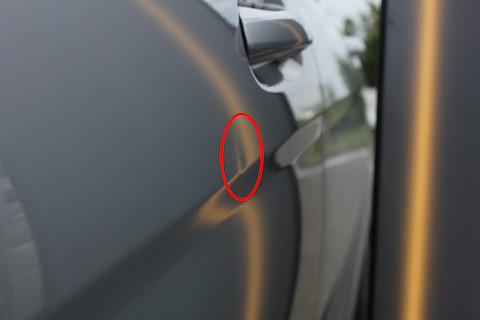 ベンツ　ヘコミ　修理　デントリペア