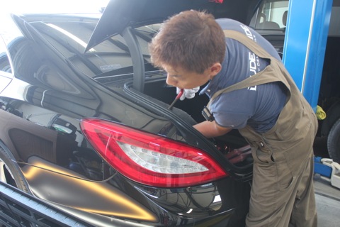 ベンツCLSのデントリペア