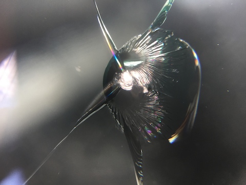 ロードスター　フロントガラス　飛び石　修理　ウインドリペア