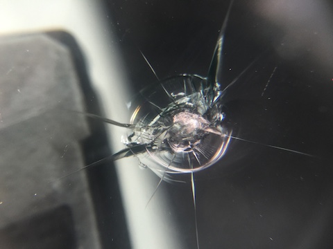 フロントガラス　飛び石　修理　ウインドリペア