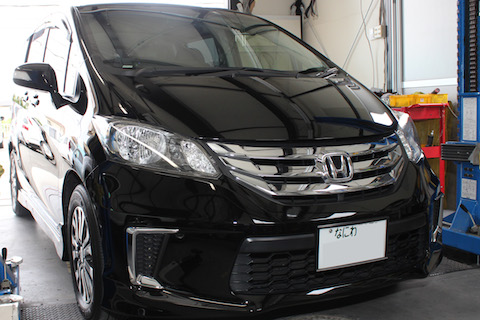 フリード　へこみ　修理　デントリペア