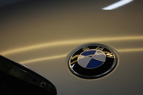 BMW ボンネット　へこみ　修理　デントリペア