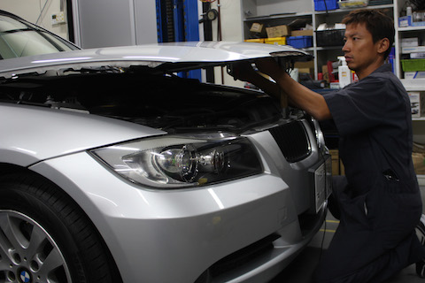 BMW ボンネット　へこみ　修理　デントリペア