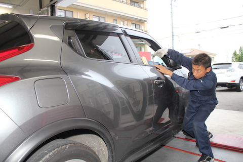 ジューク　へこみ　修理　デントリペア