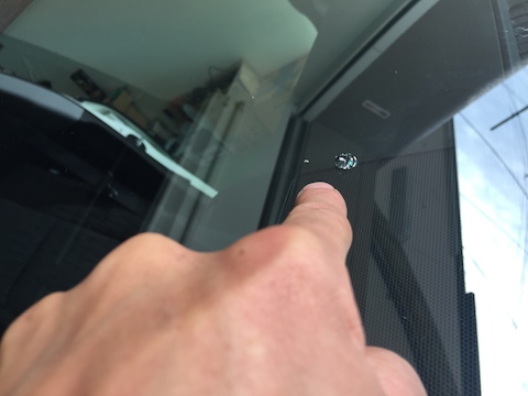 フロントガラス　飛び石　修理　ウインドリペア