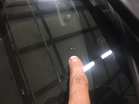 コペン　フロントガラス　飛び石　修理　ウインドリペア