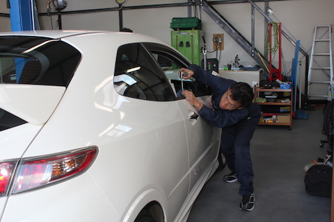 シビック　タイプR　へこみ　修理　デントリペア